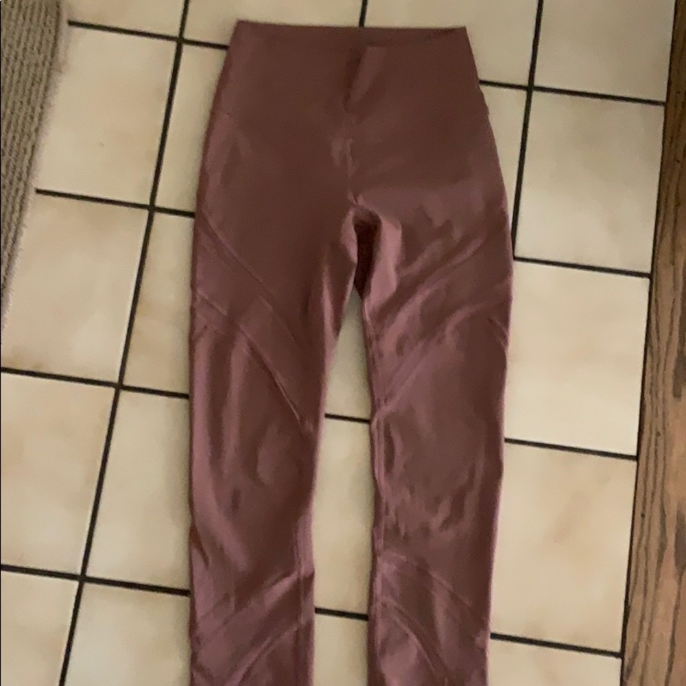 Lululemon Mauve Capri pants